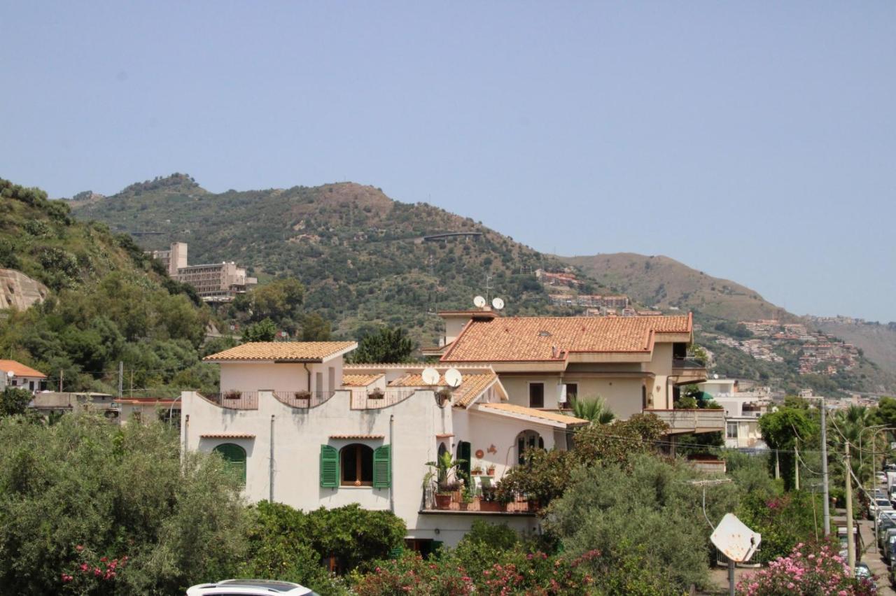 Poseidone Sea Apartment Taormina Mazzeo Dış mekan fotoğraf