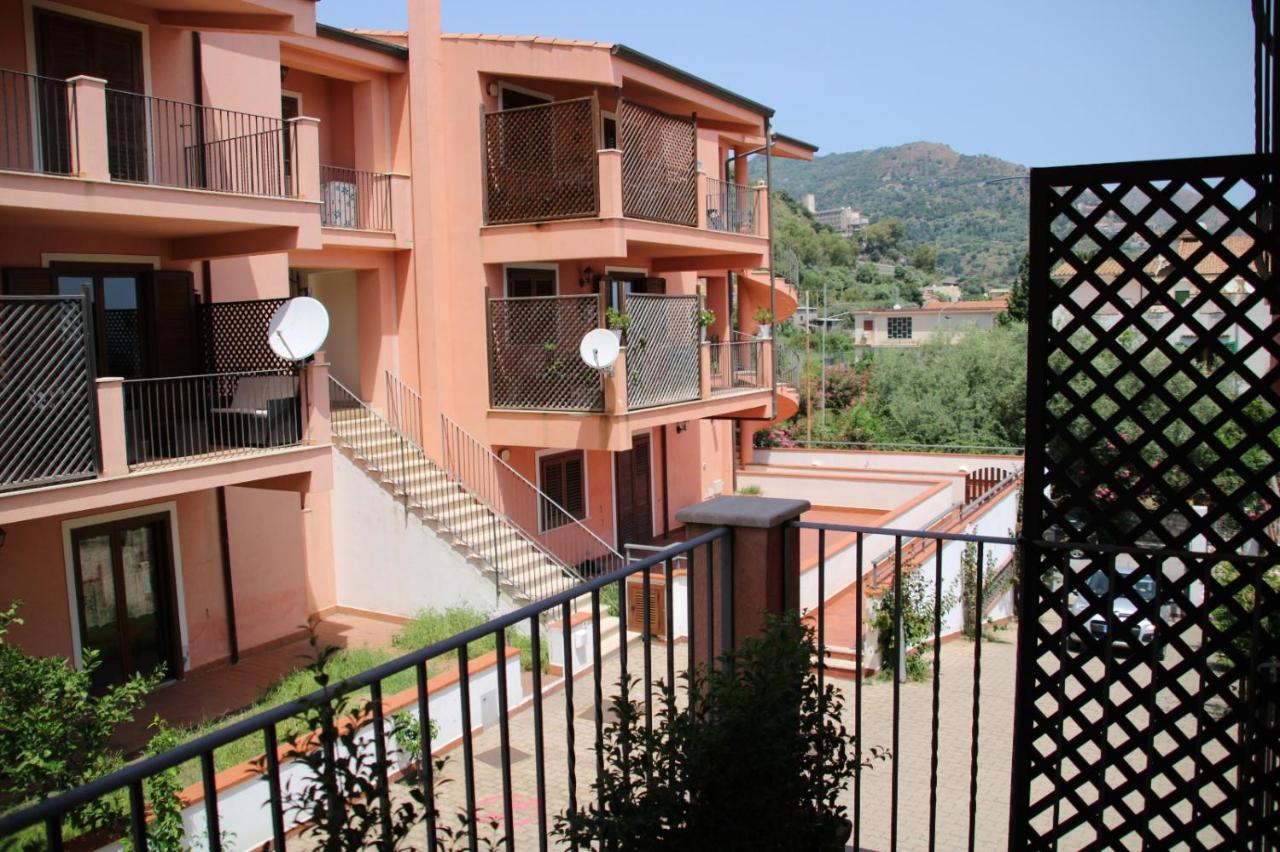 Poseidone Sea Apartment Taormina Mazzeo Dış mekan fotoğraf