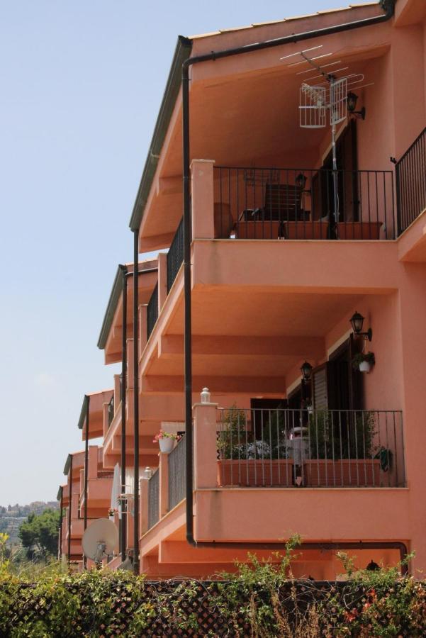 Poseidone Sea Apartment Taormina Mazzeo Dış mekan fotoğraf