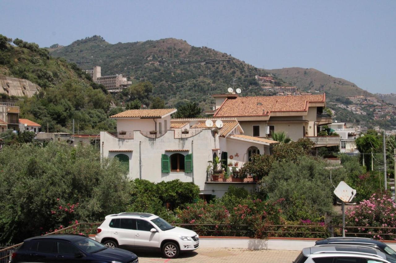 Poseidone Sea Apartment Taormina Mazzeo Dış mekan fotoğraf
